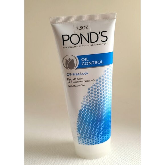 Ponds Oil Control Mattifying Foam Face Wash 3.5 oz/100 g (pack of 2) NEW - Picture 2 of 7